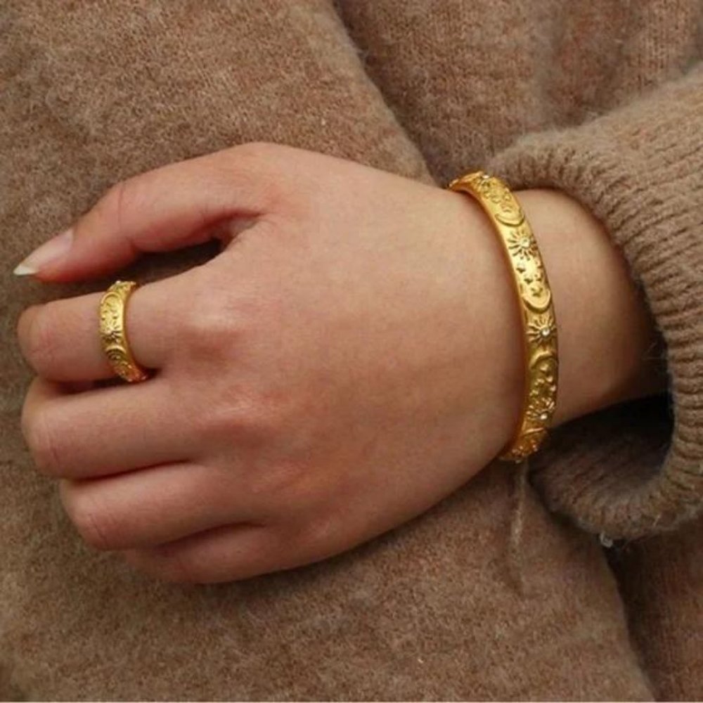 NEW 18K GOLD SUN MOON STAR CUFF BRACELET, NICE BRACELET, CUTE BRACELET - Picture 2 of 5